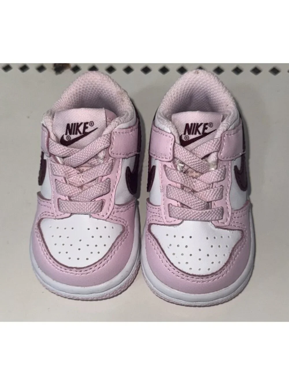 Nike Dunk Low TD Valentine's Day Girls Baby Athletic Shoes Size 2C Pink White